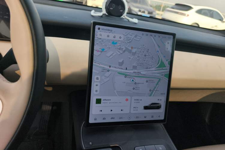 Used Nio ET5T 2023 75 kWh Touring Audio And AC Panel