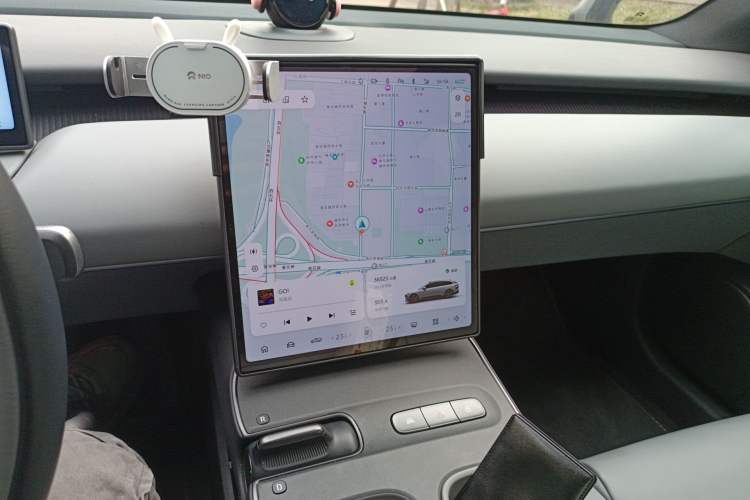 Used Nio ET5T 2023 75 kWh Touring Audio And AC Panel