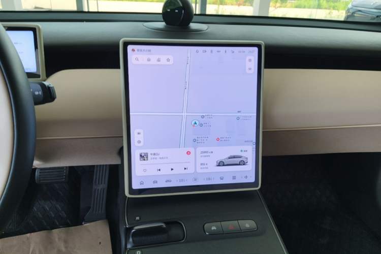 Used Nio ET5T 2023 75 kWh Touring Audio And AC Panel