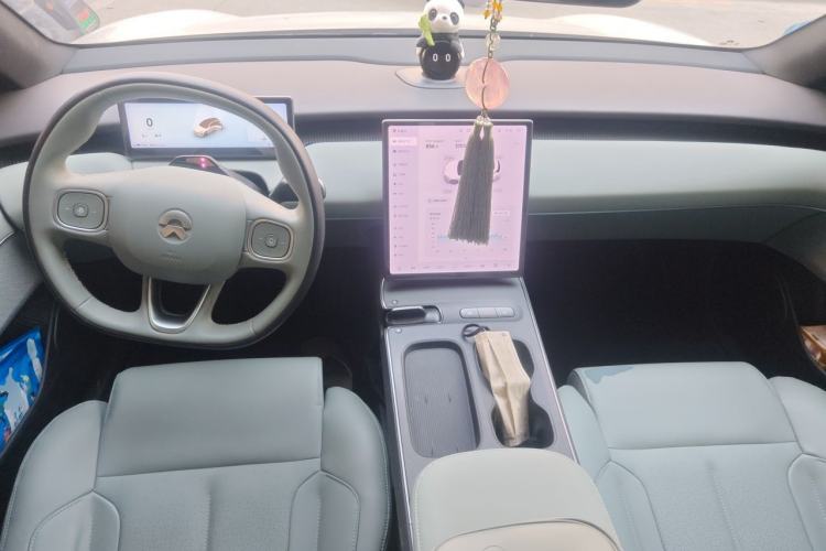 Used Nio ET5T 2023 75 kWh Touring Center Console