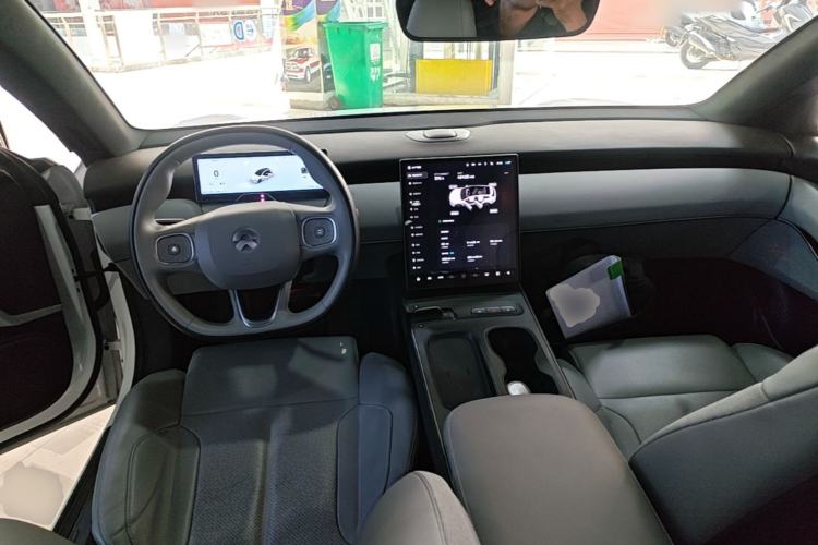 Used Nio ET5T 2023 75 kWh Touring Center Console
