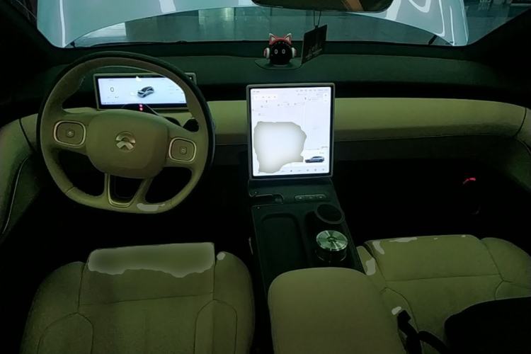 Used Nio ET5T 2023 75 kWh Touring Center Console