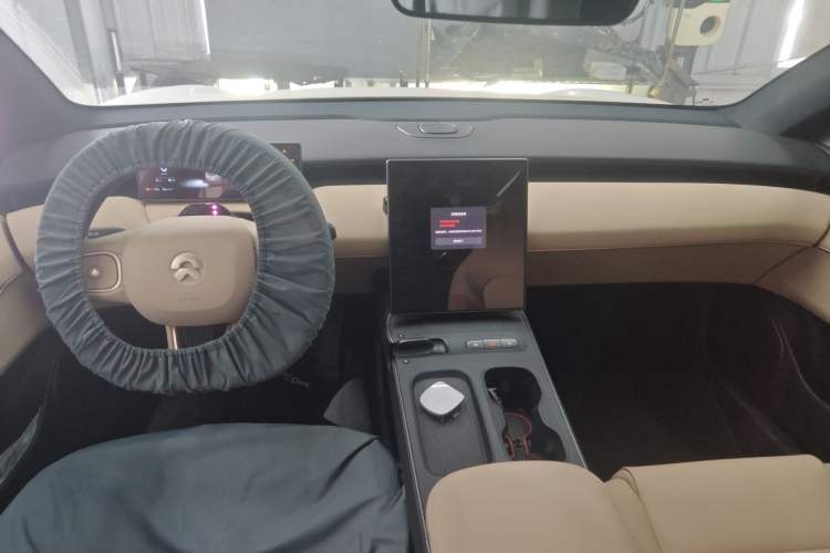 Used Nio ET5T 2023 75 kWh Touring Center Console