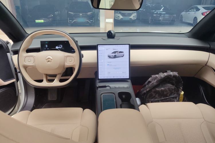 Used Nio ET5T 2023 75 kWh Touring Center Console