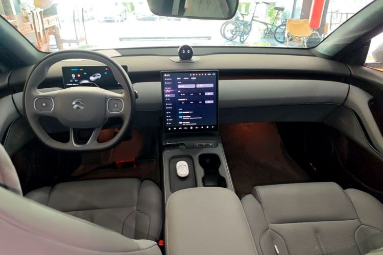 Used Nio ET5T 2023 75 kWh Touring Center Console