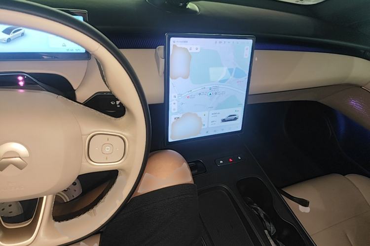 Used Nio ET5T 2023 75 kWh Touring Center Console