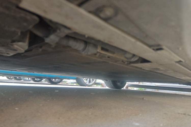 Used Nio ET5T 2023 75 kWh Touring Chassis Front Left