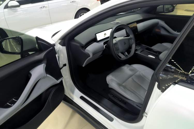 Used Nio ET5T 2023 75 kWh Touring Driver Seat