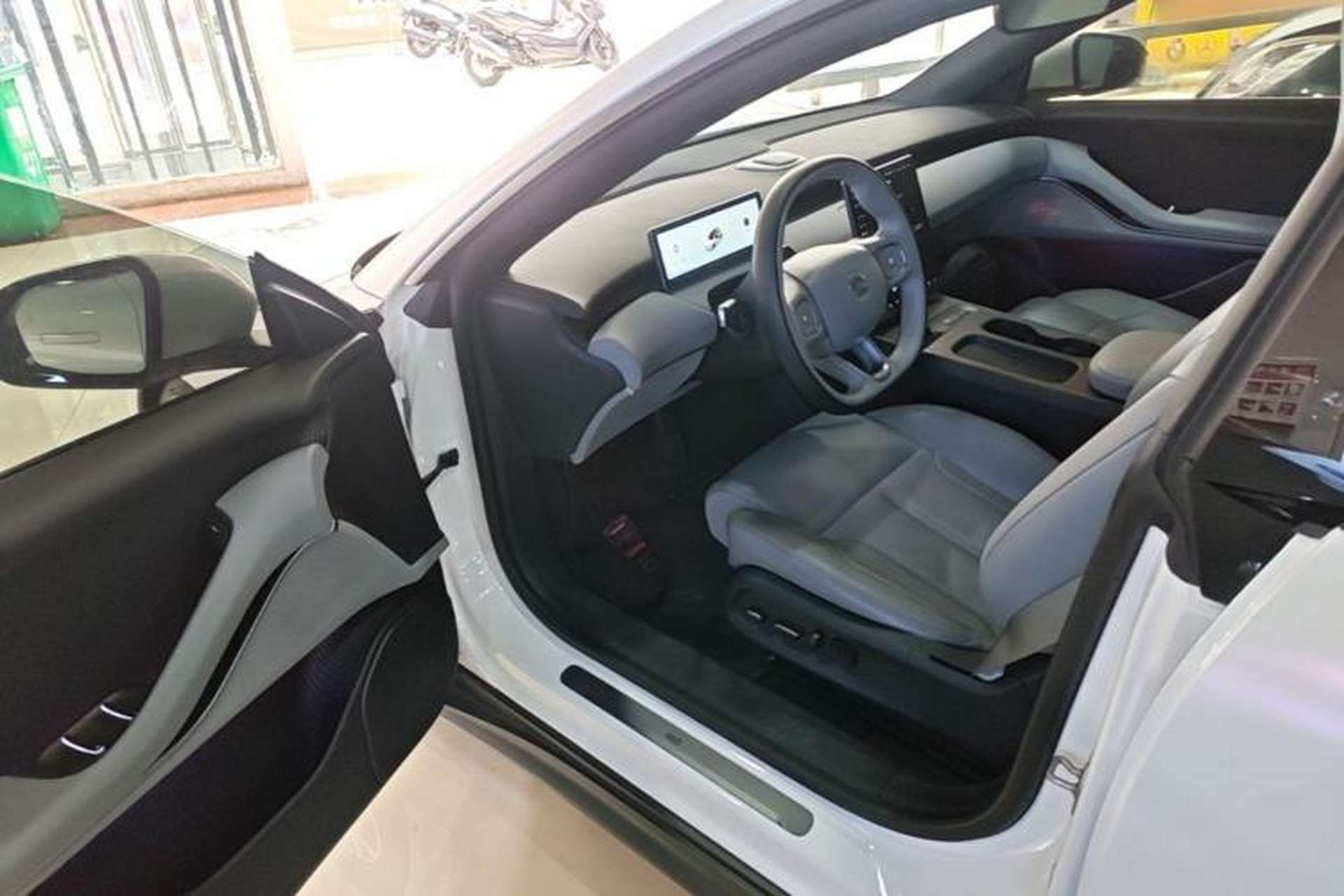 Used Nio ET5T 2023 75 kWh Touring Driver Seat