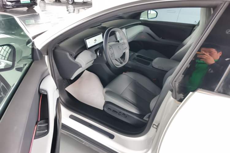 Used Nio ET5T 2023 75 kWh Touring Driver Seat
