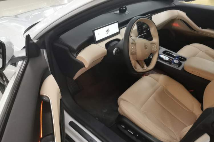 Used Nio ET5T 2023 75 kWh Touring Driver Seat