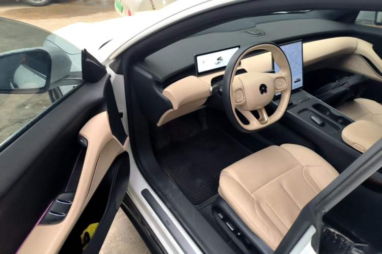 Used Nio ET5T 2023 75 kWh Touring Driver Seat