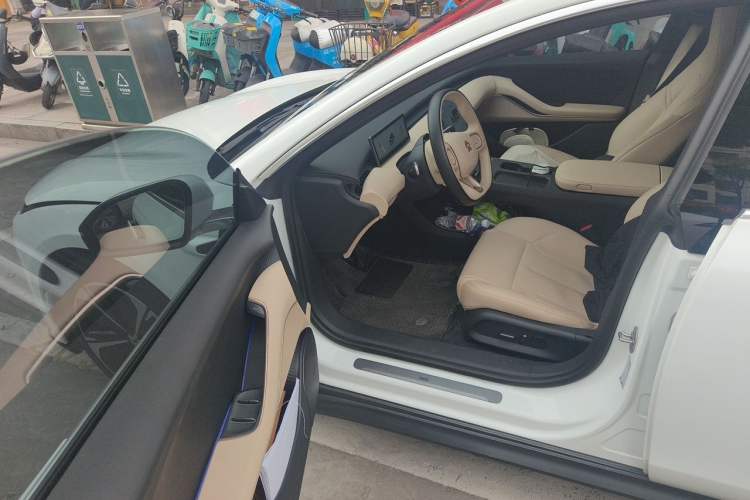 Used Nio ET5T 2023 75 kWh Touring Driver Seat