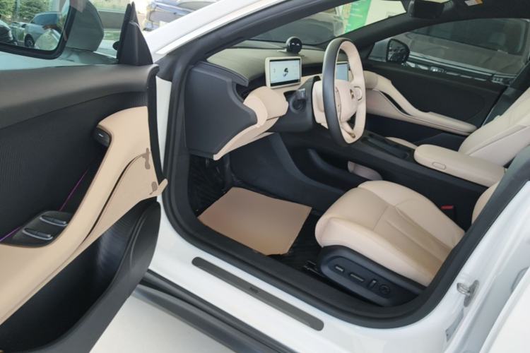 Used Nio ET5T 2023 75 kWh Touring Driver Seat