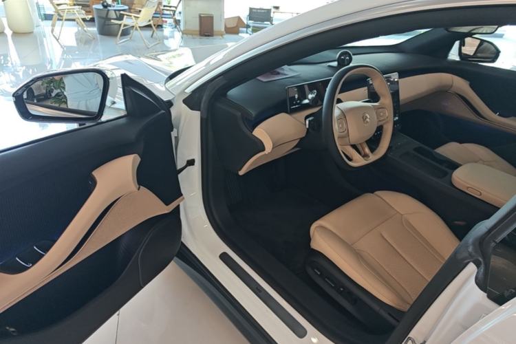 Used Nio ET5T 2023 75 kWh Touring Driver Seat