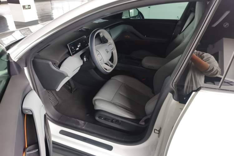 Used Nio ET5T 2023 75 kWh Touring Driver Seat