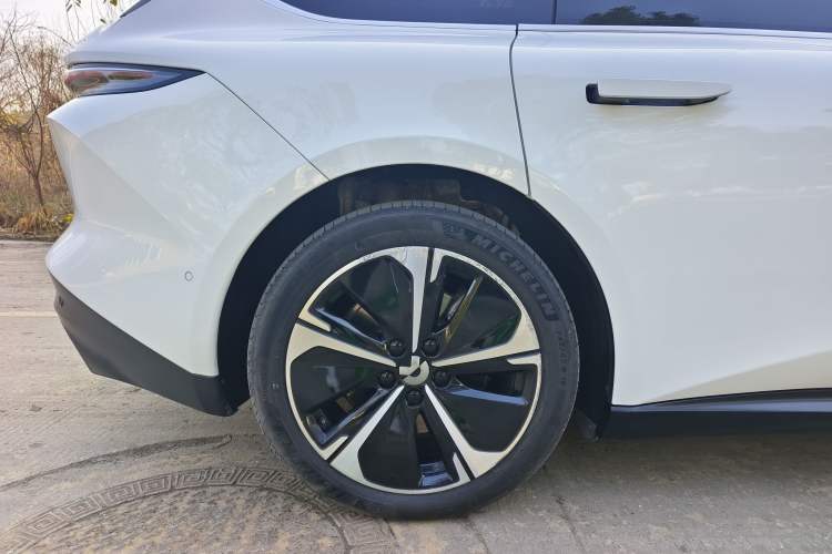 Used Nio ET5T 2023 75 kWh Touring Exterior 12