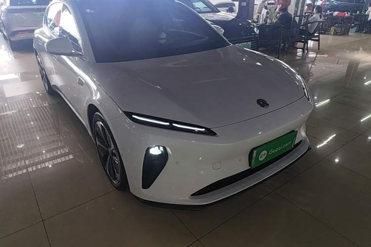 Used Nio ET5T 2023 75 kWh Touring Front Right 45 Deg