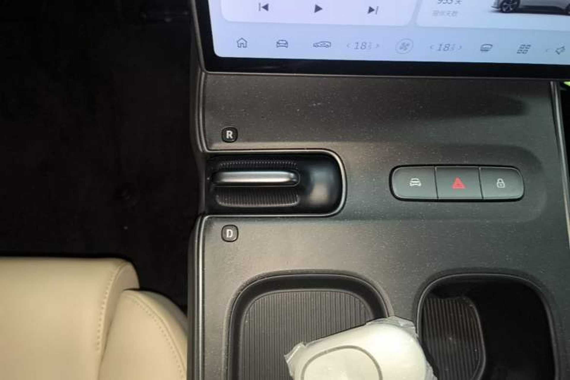 Used Nio ET5T 2023 75 kWh Touring Gear Lever