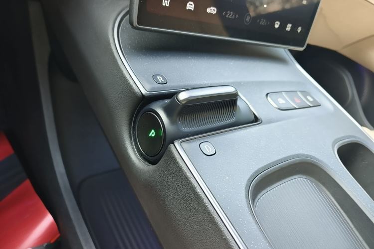 Used Nio ET5T 2023 75 kWh Touring Gear Lever