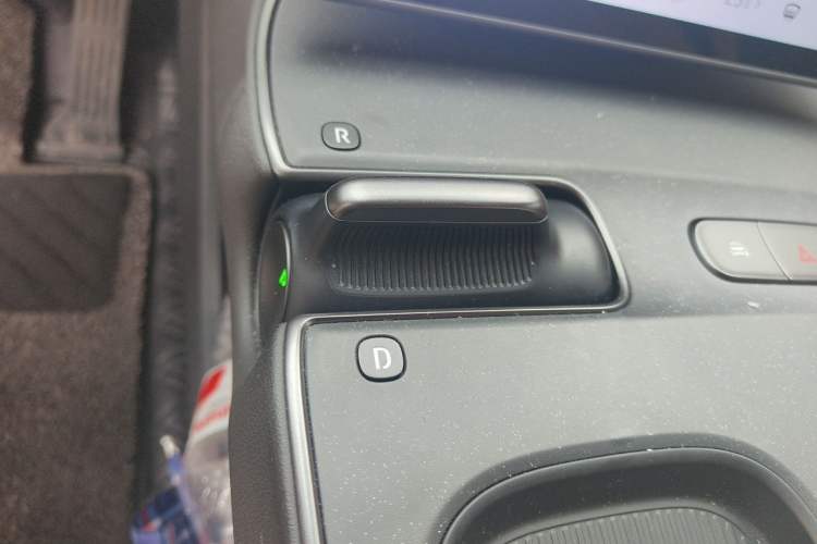 Used Nio ET5T 2023 75 kWh Touring Gear Lever