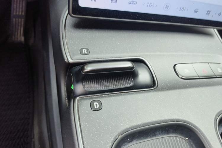 Used Nio ET5T 2023 75 kWh Touring Gear Lever