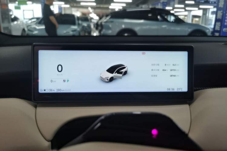 Used Nio ET5T 2023 75 kWh Touring Instrument Cluster