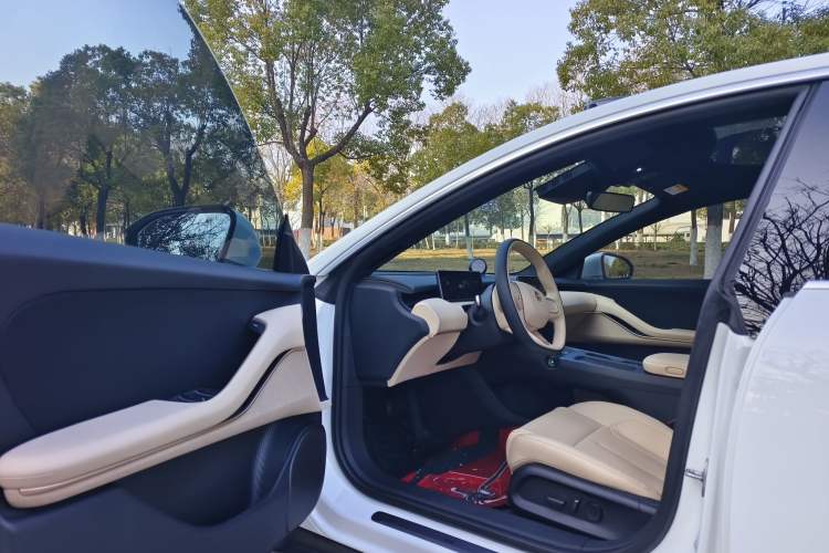 Used Nio ET5T 2023 75 kWh Touring Interior 1