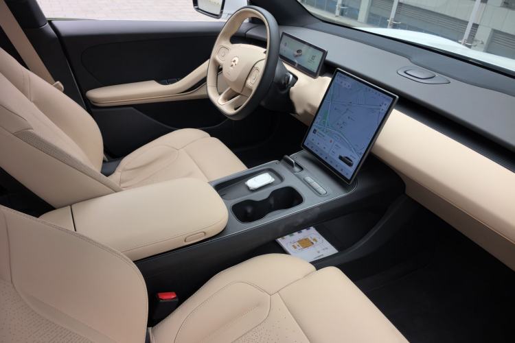 Used Nio ET5T 2023 75 kWh Touring Interior 3