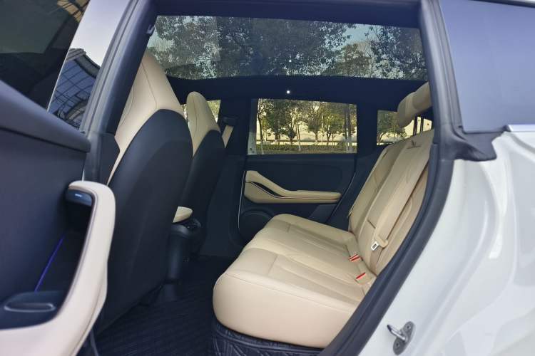 Used Nio ET5T 2023 75 kWh Touring Interior 3