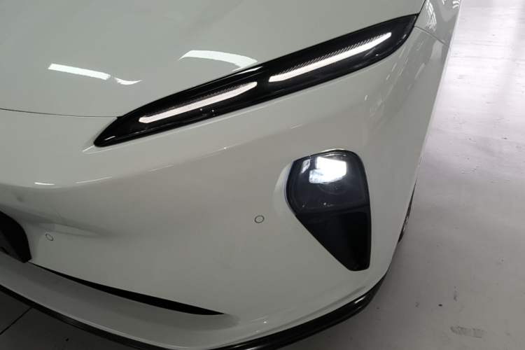 Used Nio ET5T 2023 75 kWh Touring Left Front Headlight