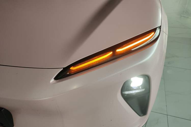 Used Nio ET5T 2023 75 kWh Touring Left Front Headlight