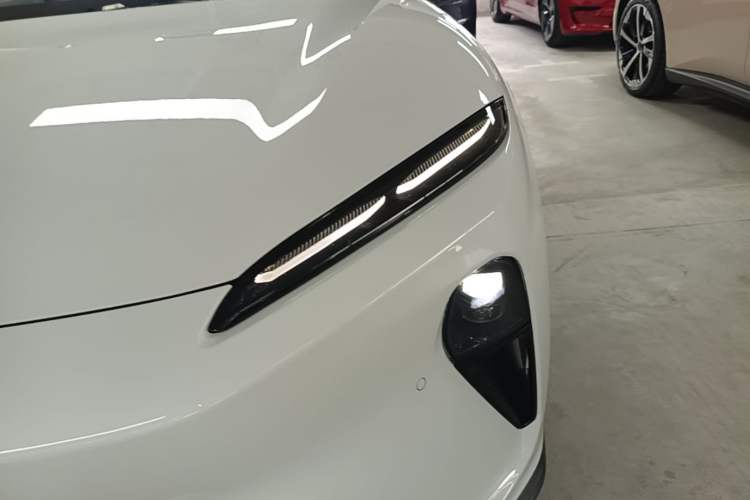 Used Nio ET5T 2023 75 kWh Touring Left Front Headlight