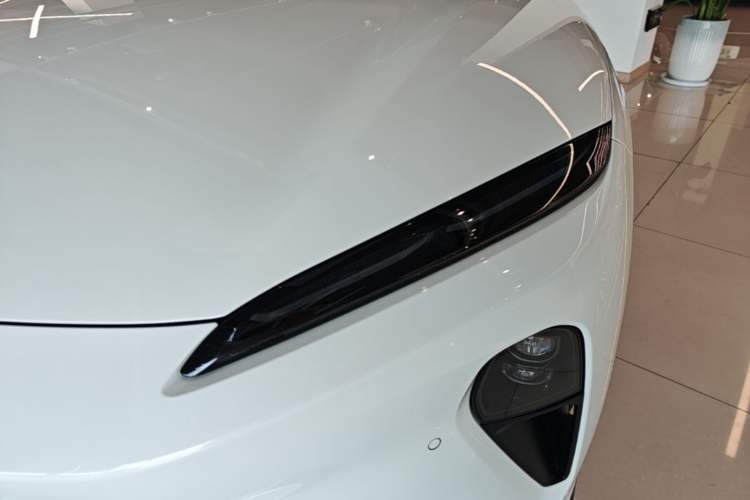 Used Nio ET5T 2023 75 kWh Touring Left Front Headlight