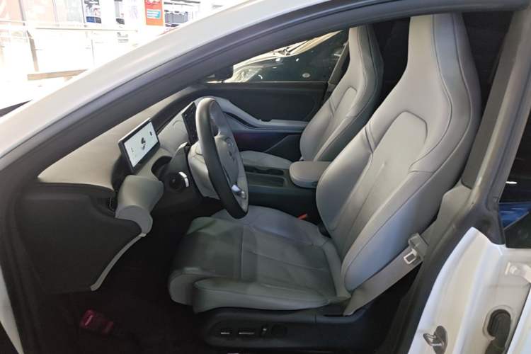 Used Nio ET5T 2023 75 kWh Touring Left Front Seat