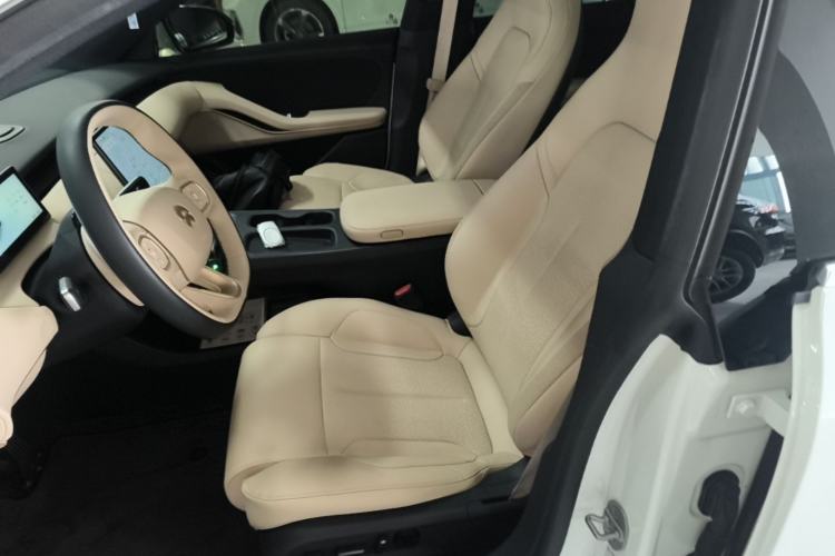 Used Nio ET5T 2023 75 kWh Touring Left Front Seat