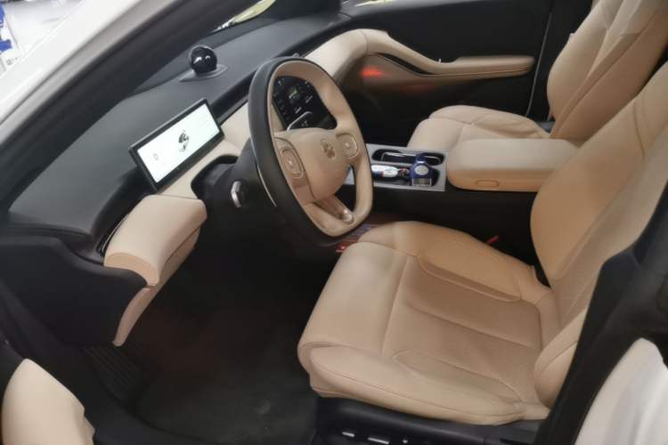 Used Nio ET5T 2023 75 kWh Touring Left Front Seat