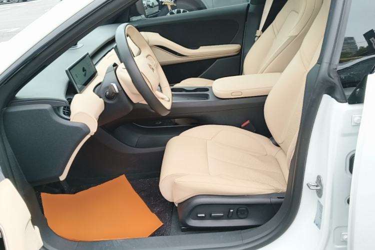 Used Nio ET5T 2023 75 kWh Touring Left Front Seat