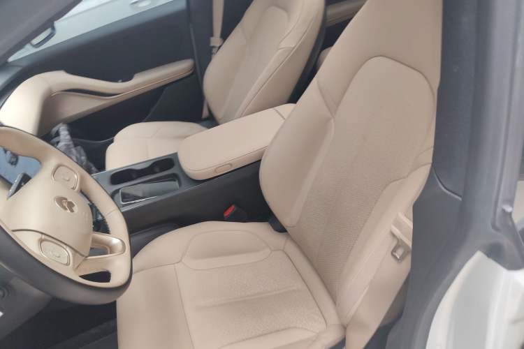 Used Nio ET5T 2023 75 kWh Touring Left Front Seat