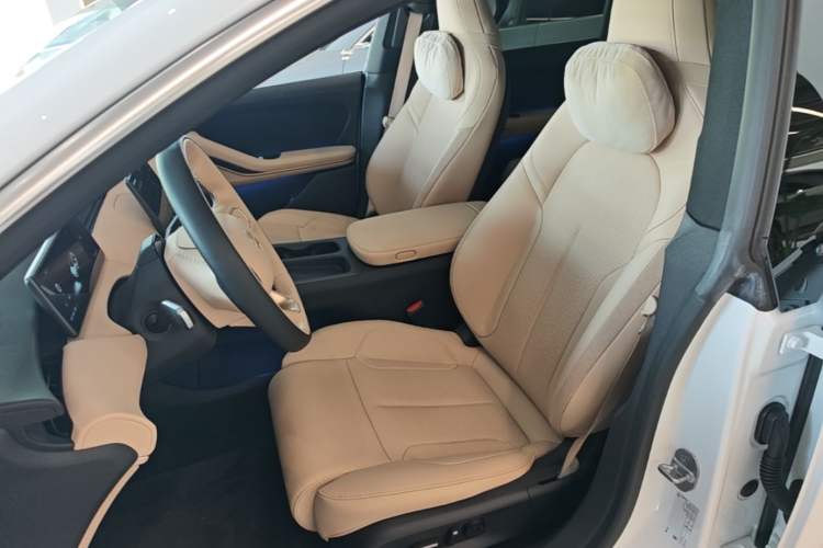 Used Nio ET5T 2023 75 kWh Touring Left Front Seat