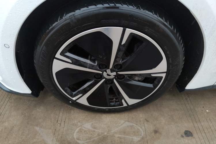 Used Nio ET5T 2023 75 kWh Touring Left Front Wheel Hub