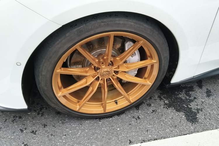 Used Nio ET5T 2023 75 kWh Touring Left Front Wheel Hub
