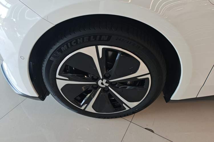 Used Nio ET5T 2023 75 kWh Touring Left Front Wheel Hub