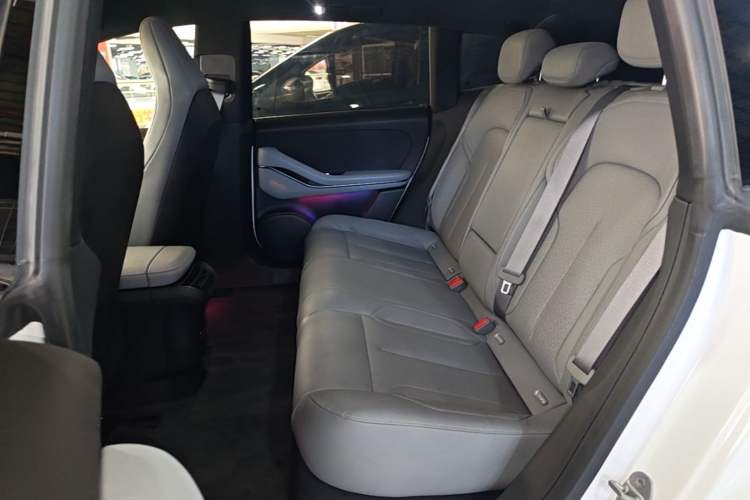 Used Nio ET5T 2023 75 kWh Touring Left Rear Seat