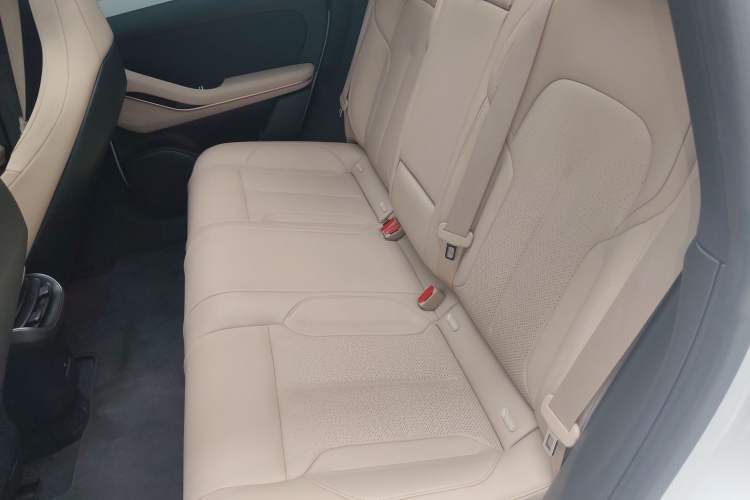 Used Nio ET5T 2023 75 kWh Touring Left Rear Seat
