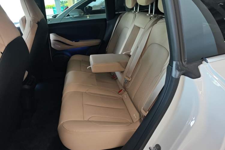 Used Nio ET5T 2023 75 kWh Touring Left Rear Seat