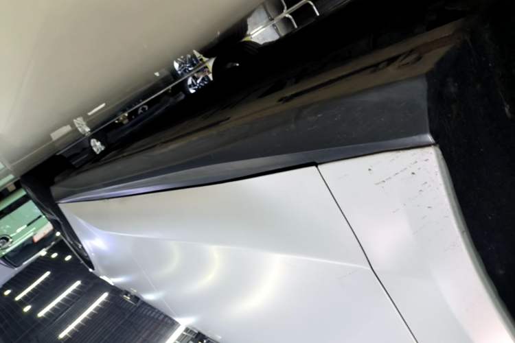 Used Nio ET5T 2023 75 kWh Touring Left Side Sill