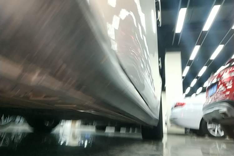 Used Nio ET5T 2023 75 kWh Touring Left Side Sill