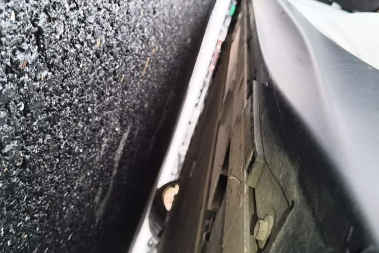Used Nio ET5T 2023 75 kWh Touring Left Side Sill
