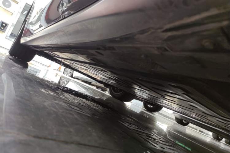 Used Nio ET5T 2023 75 kWh Touring Left Side Sill